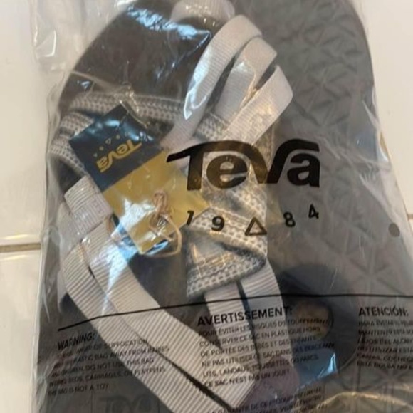 BRAND NEW women teva voya strappy sandals size US 6 - Picture 4 of 5